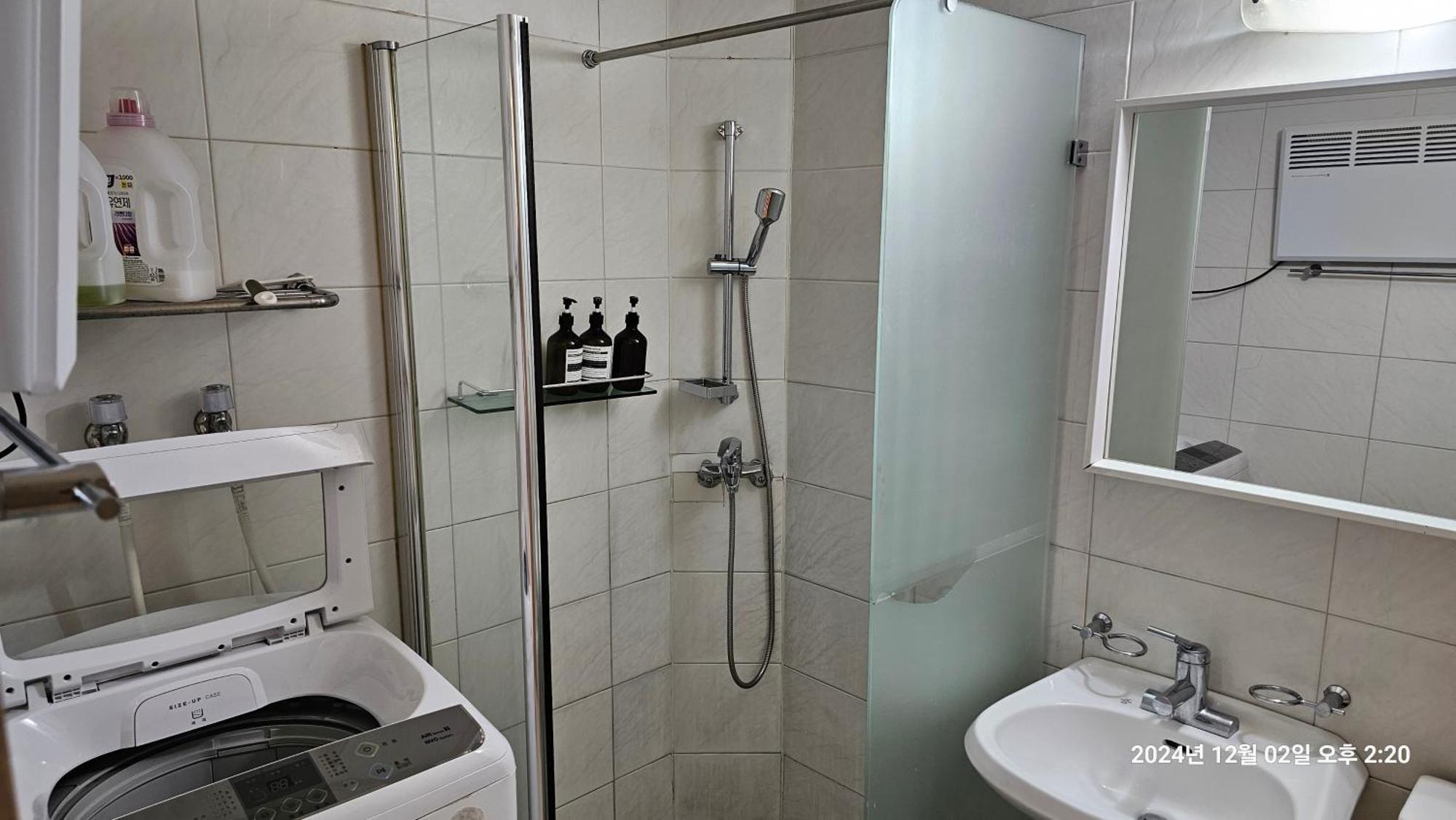 Hongdae Residence-2 1Min From Hongik Uni Station Exit #1 Seoul Exterior photo